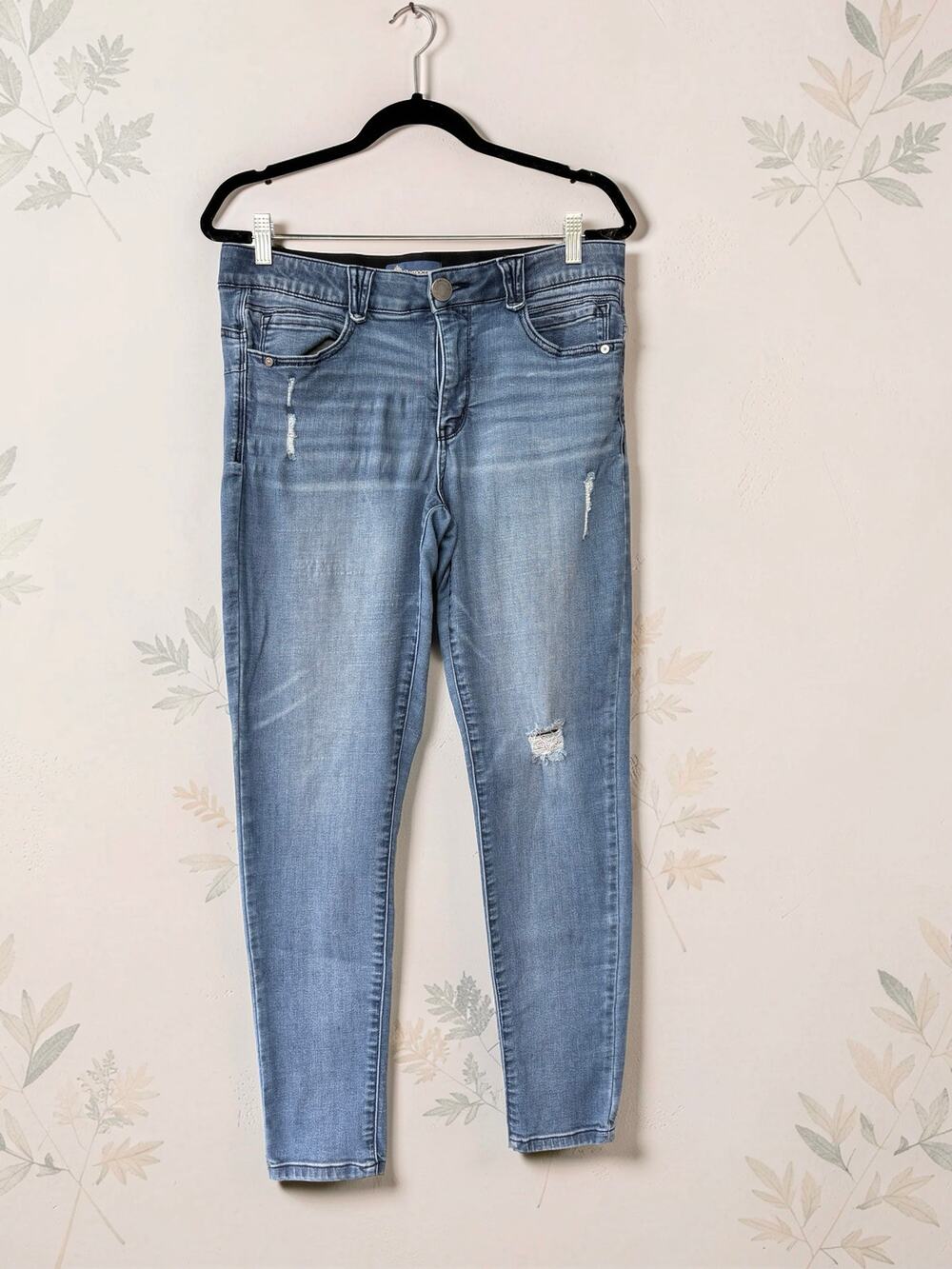 Democracy Ab Solution Skinny Jeans Women’s Size 12 Distressed Light Wash Stretch